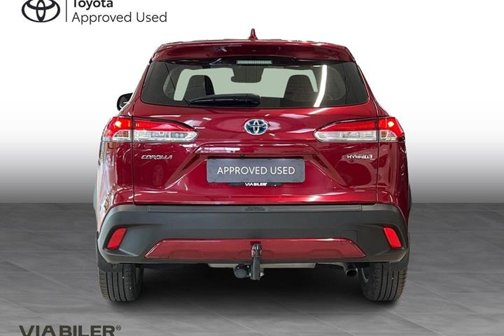 Rød Toyota Corolla Cross fra 2023