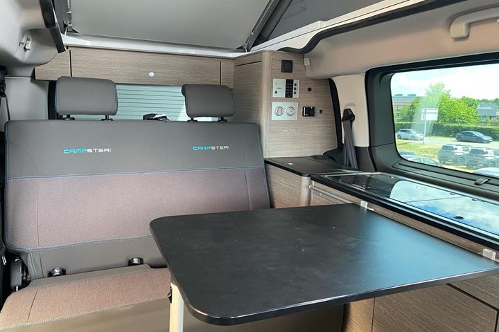 Hvid Pössl Campster fra 2018 set indefra