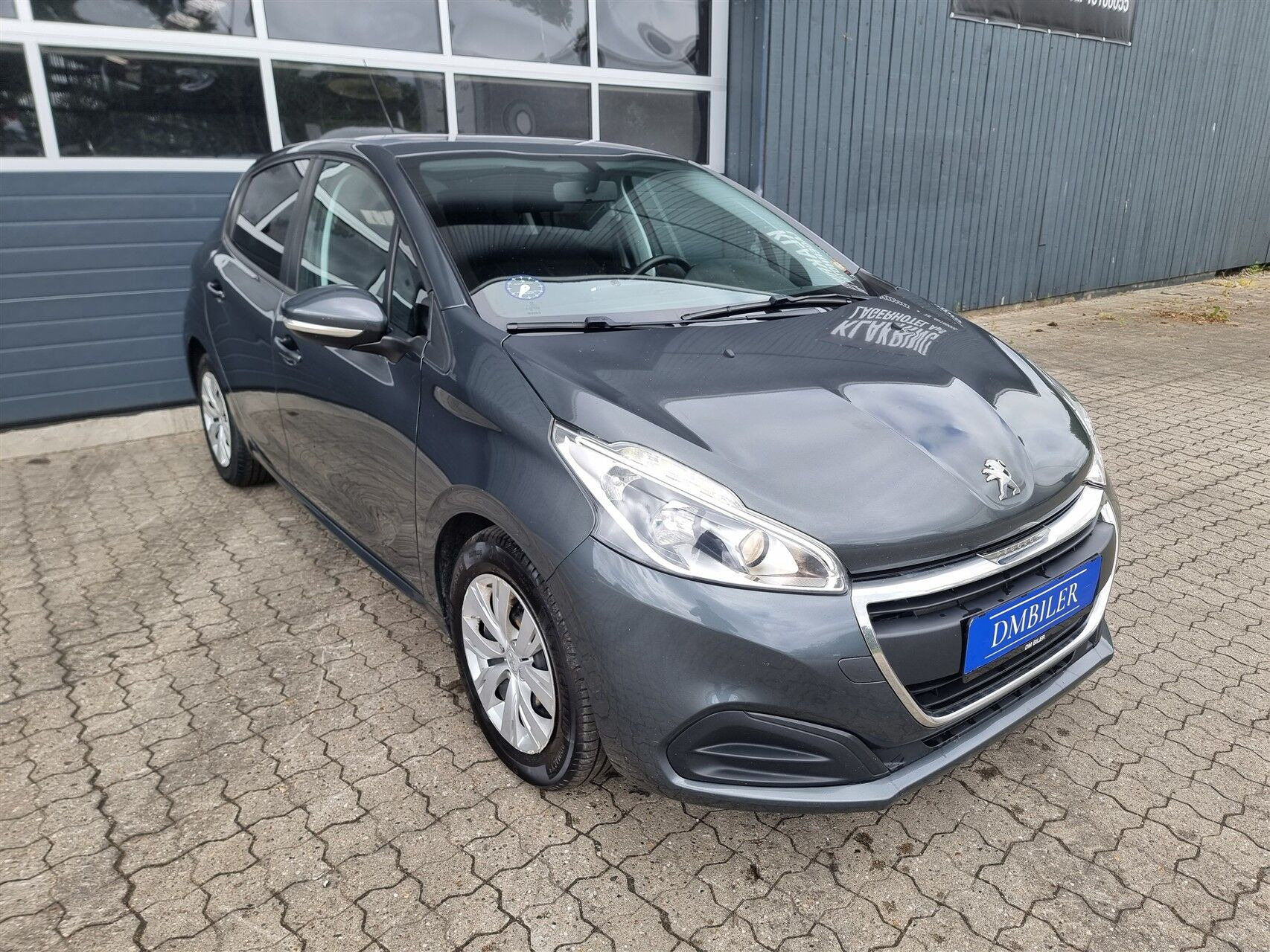 Sort Peugeot 208 fra 2018