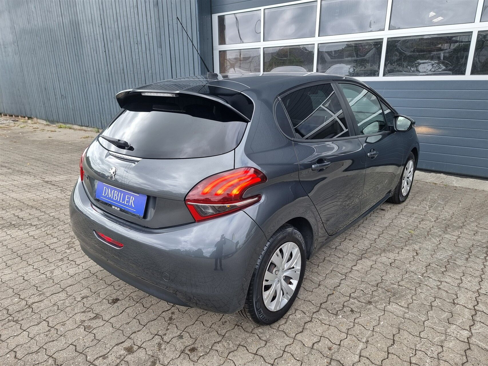 Sort Peugeot 208 fra 2018