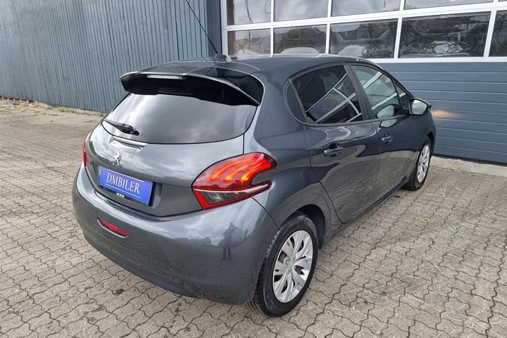 Sort Peugeot 208 fra 2018