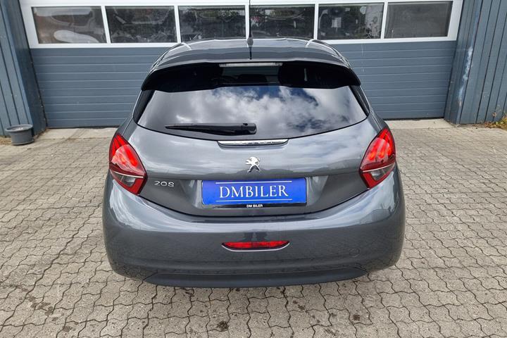 Sort Peugeot 208 fra 2018
