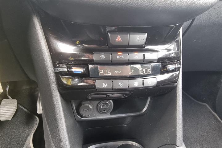 Sort Peugeot 208 fra 2018