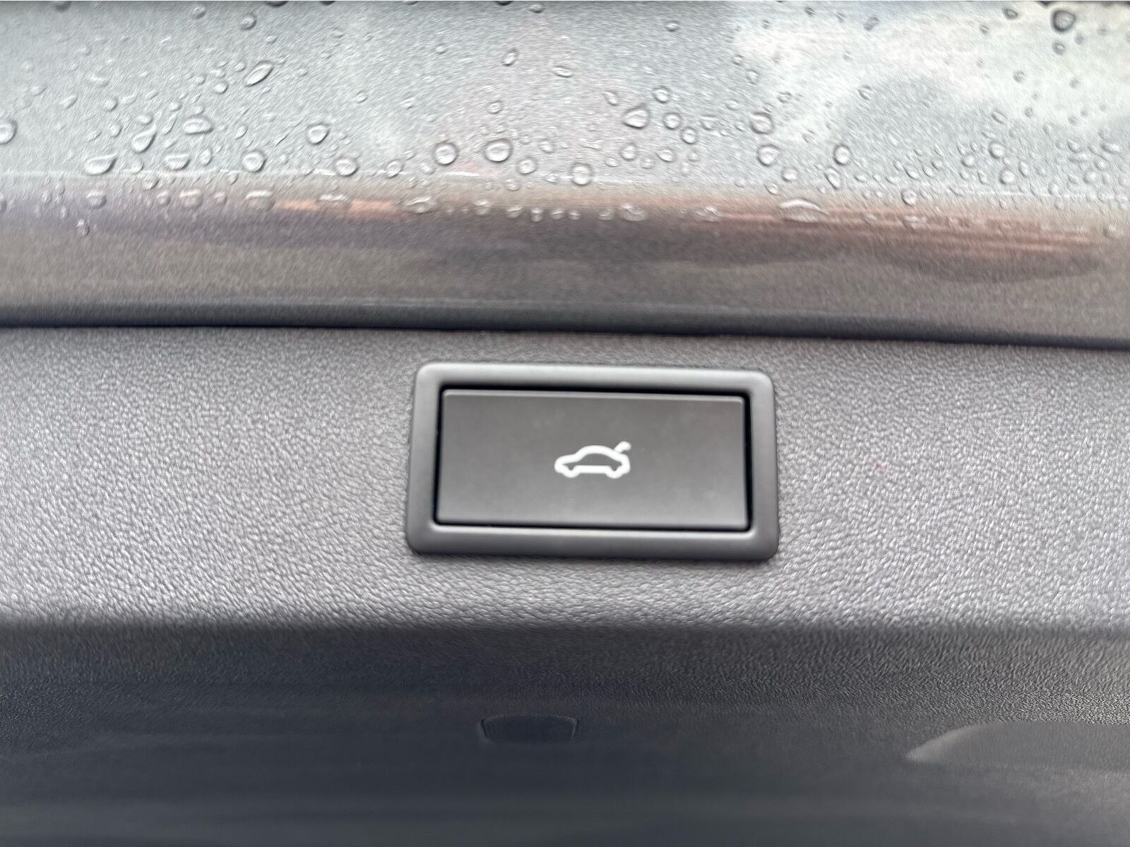 Sort Skoda Enyaq fra 2025