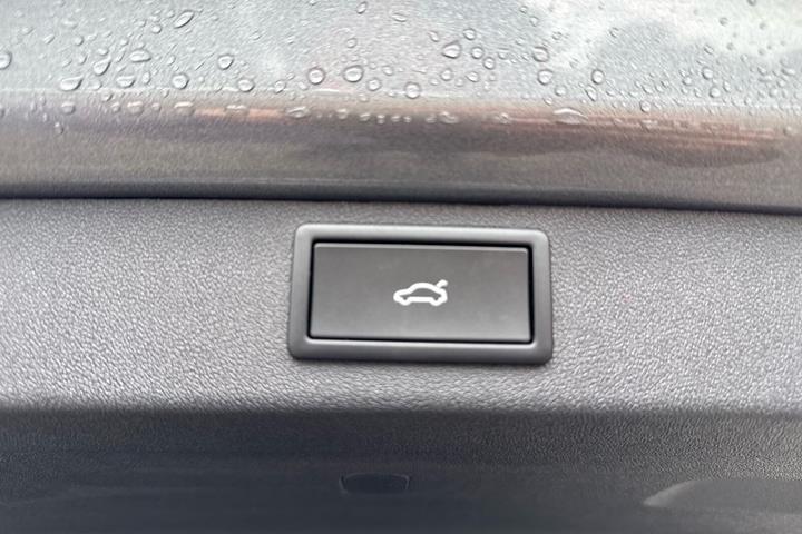 Sort Skoda Enyaq fra 2025