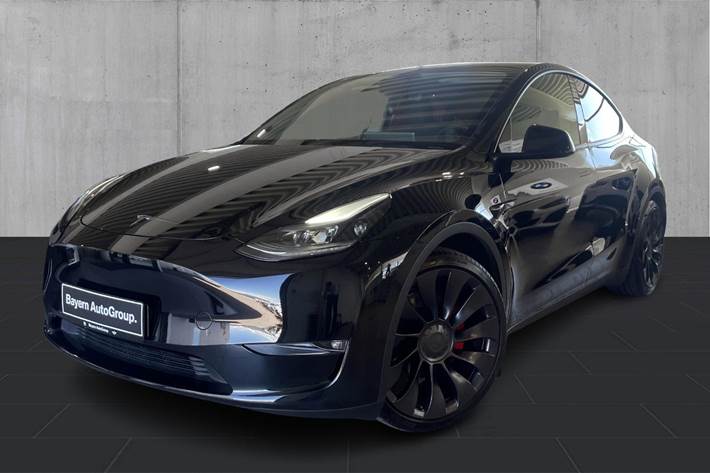 Sort Tesla Model Y fra 2024