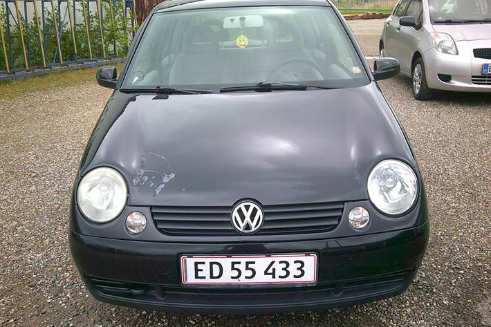 Gul VW Lupo fra 2001