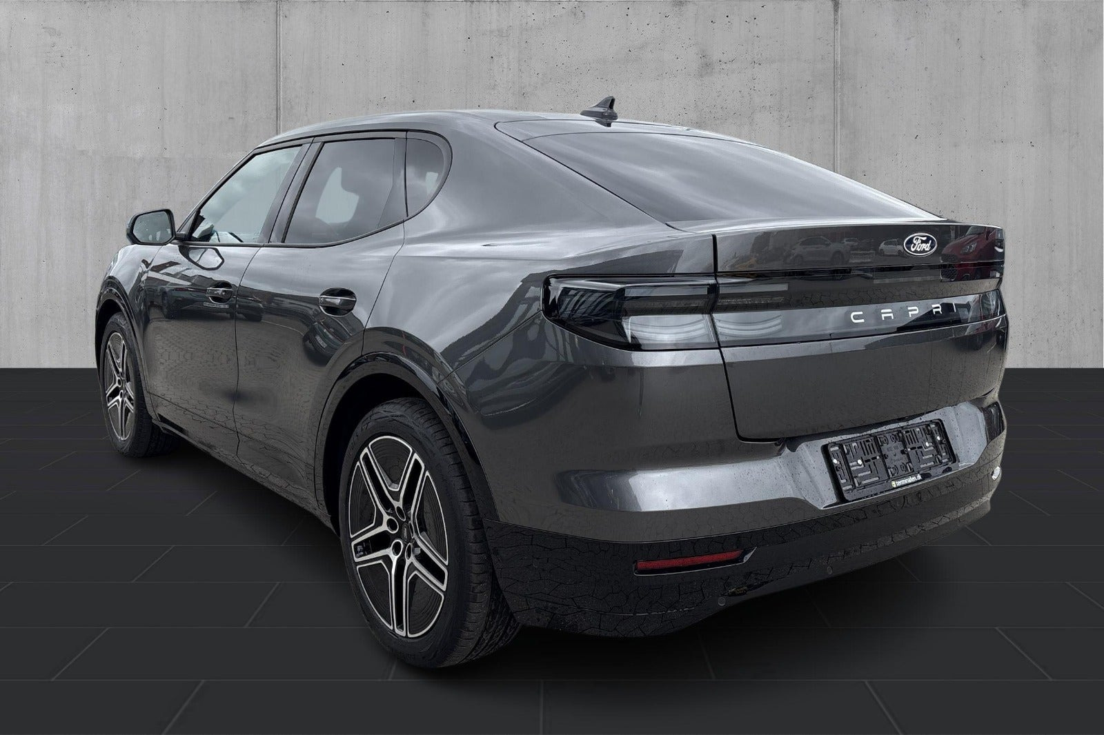 Grå Ford Capri fra 2025