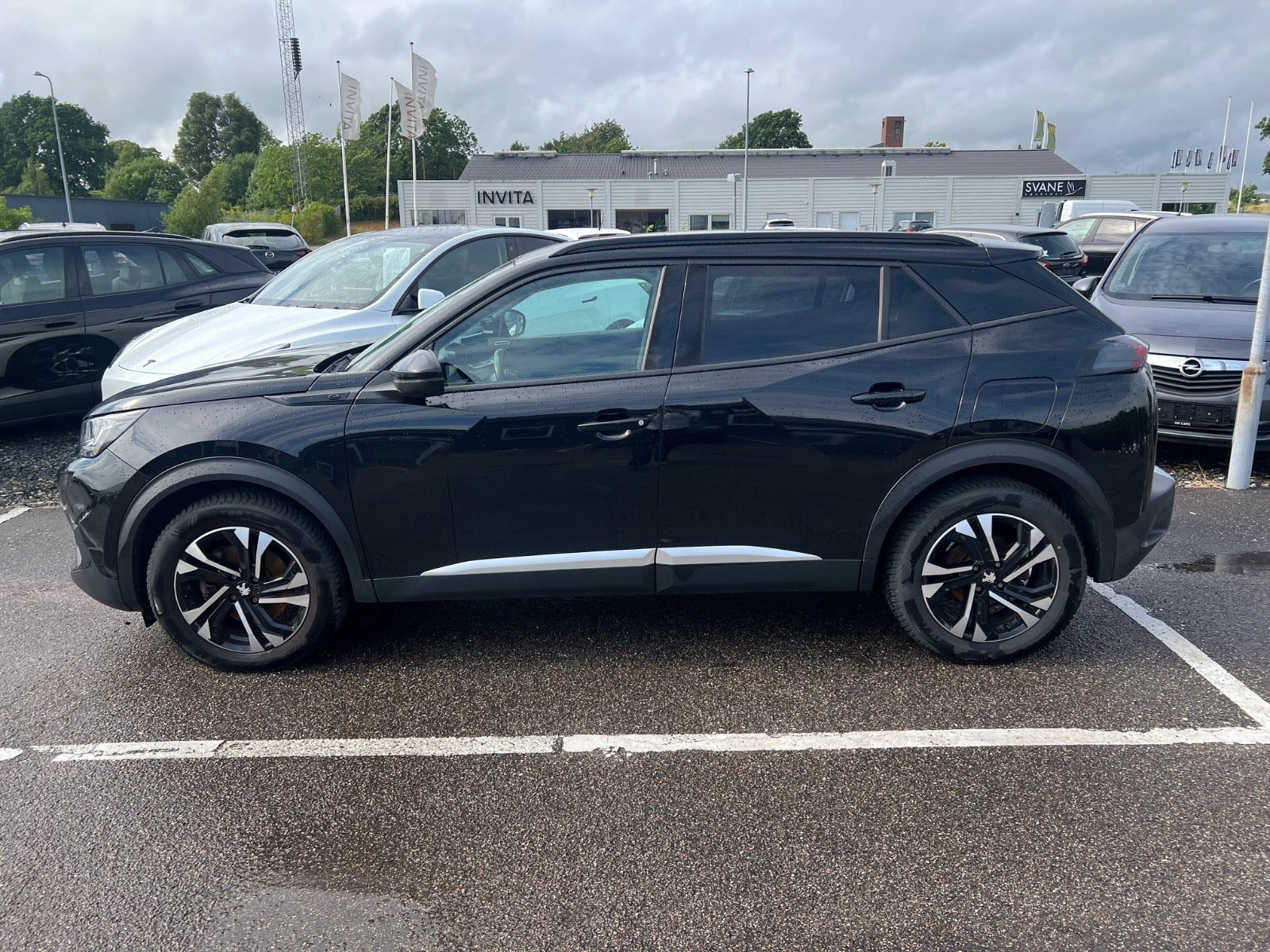 Grøn Peugeot e-2008 fra 2020