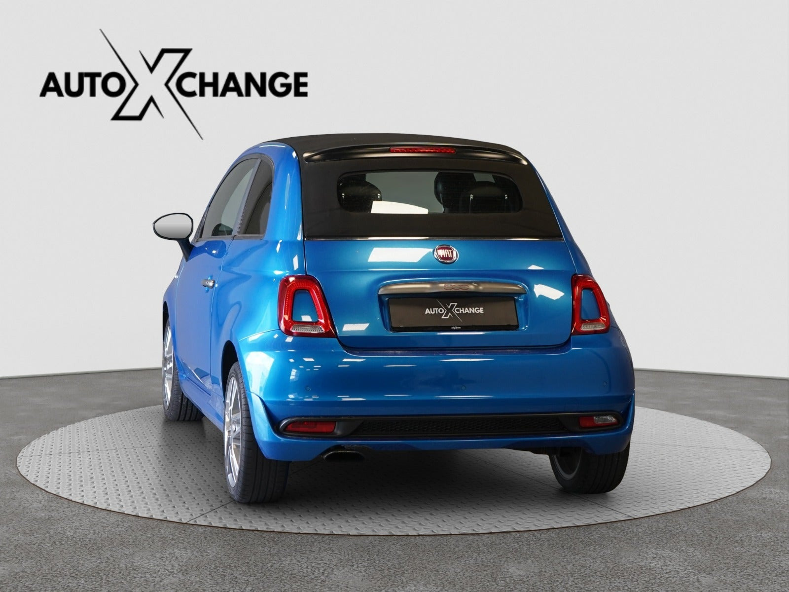 Blå Fiat 500C fra 2017