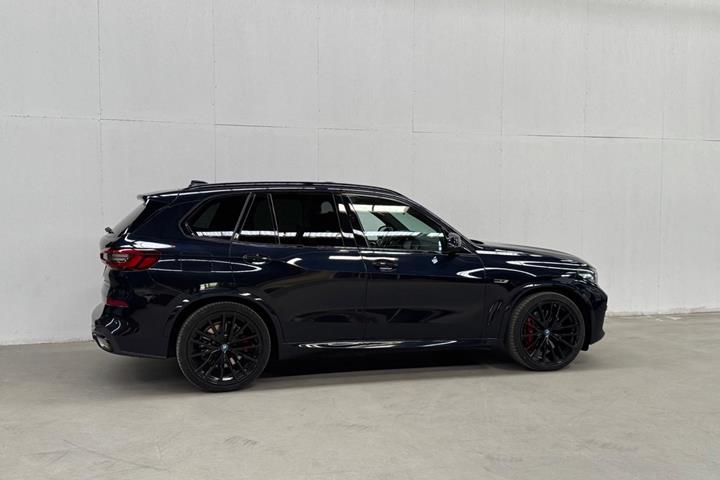 Sort BMW X5 fra 2023