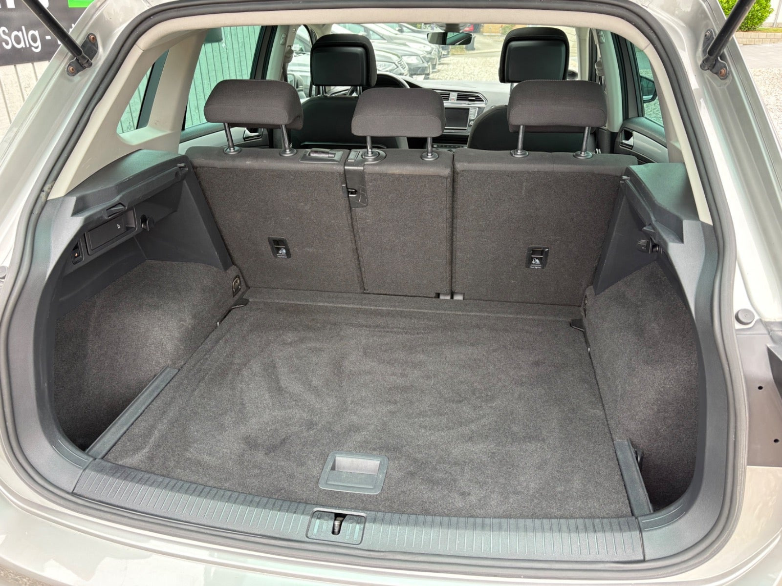Sølv VW Tiguan fra 2016
