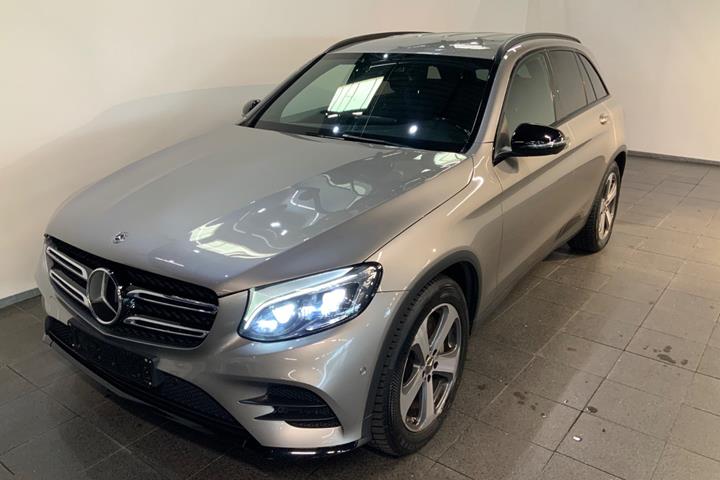 Beige Mercedes GLC350 d fra 2019