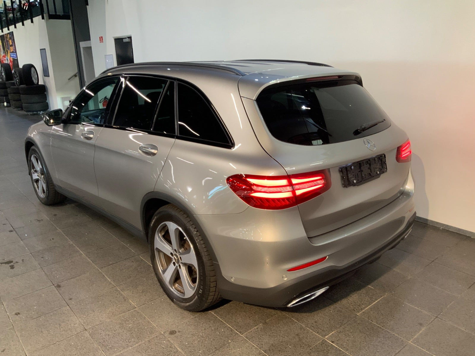 Beige Mercedes GLC350 d fra 2019