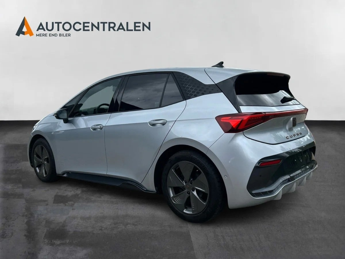 Sølv Cupra Born fra 2023