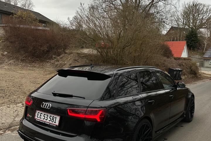 Sort Audi RS6 fra 2017