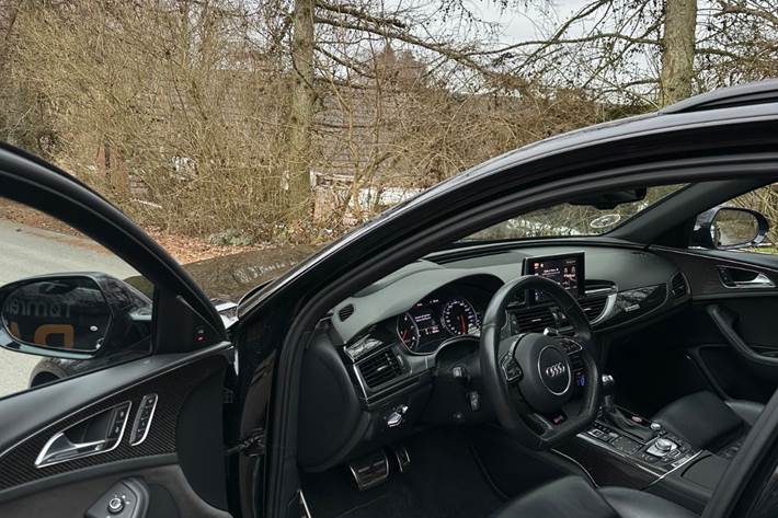 Sort Audi RS6 fra 2017