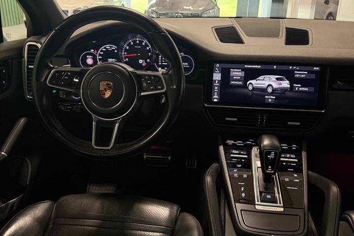 Hvid Porsche Cayenne S fra 2018