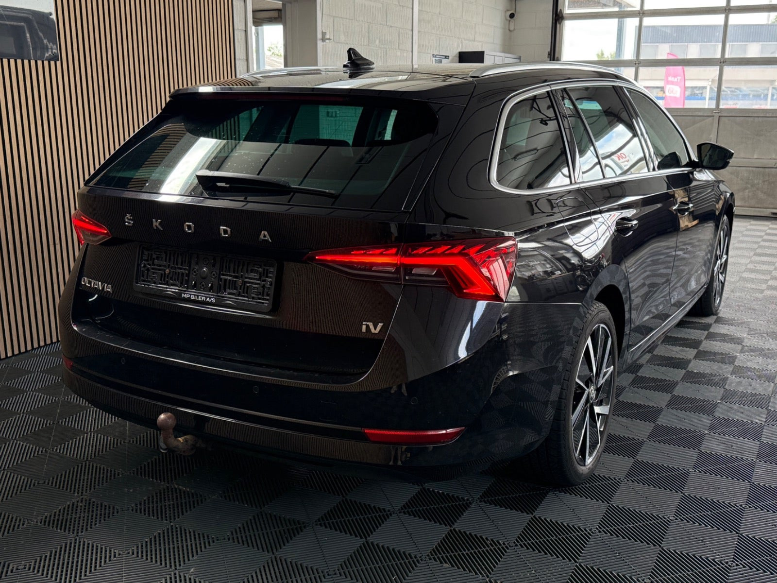 Sort Skoda Octavia fra 2021