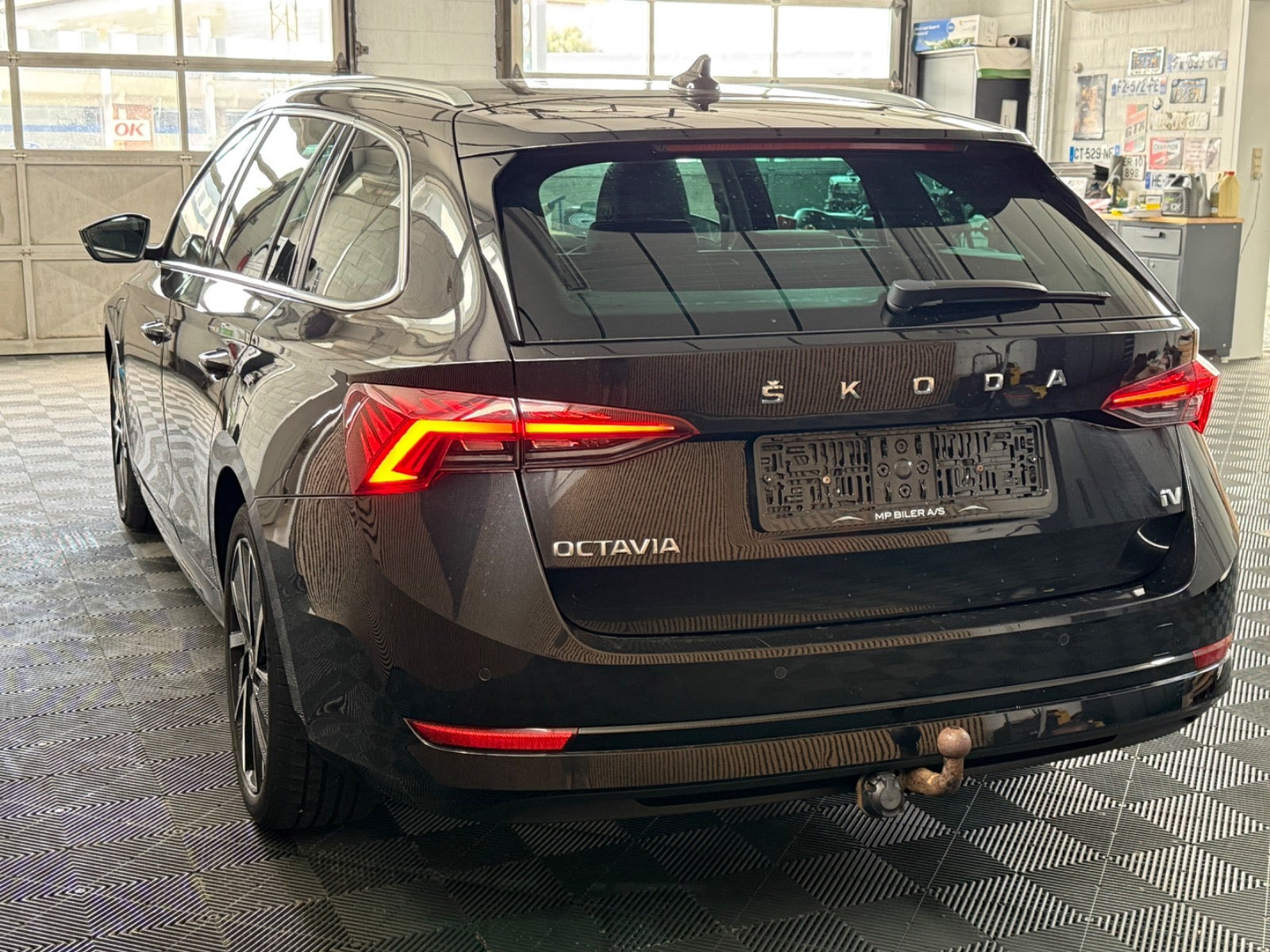Sort Skoda Octavia fra 2021