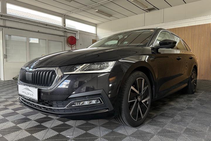 Sort Skoda Octavia fra 2021