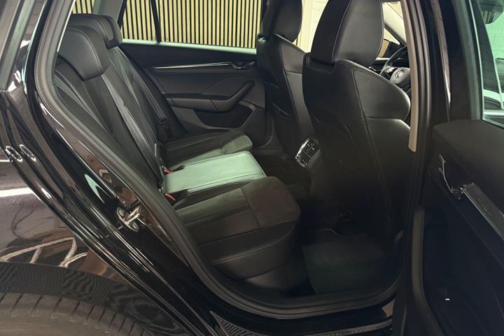 Sort Skoda Octavia fra 2021