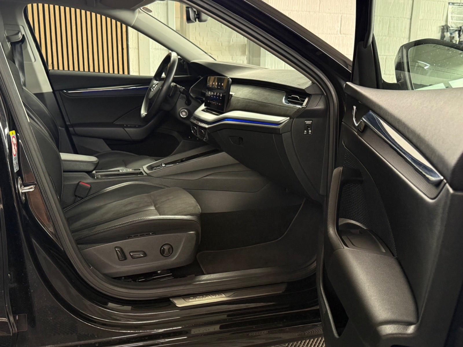 Sort Skoda Octavia fra 2021