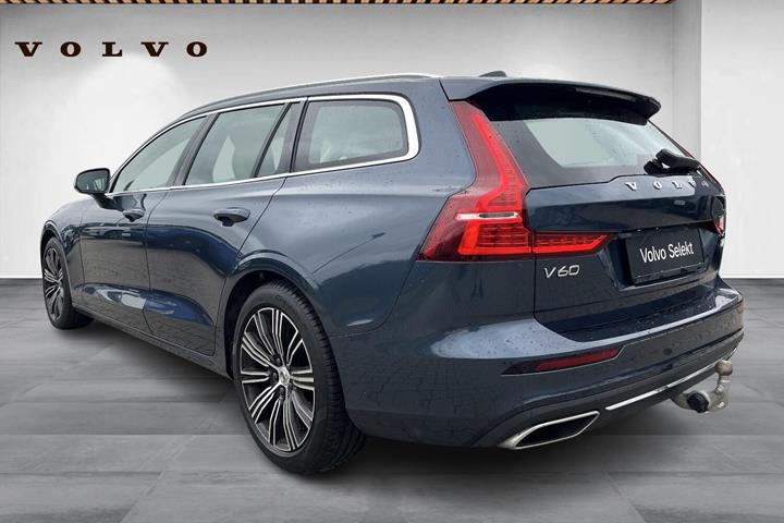 Blå Volvo V60 fra 2020