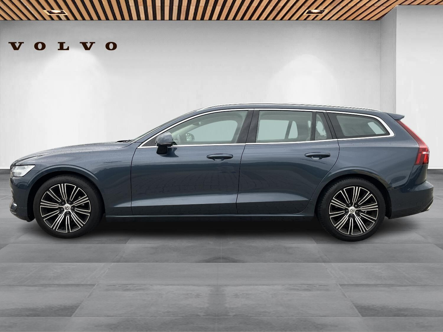 Blå Volvo V60 fra 2020