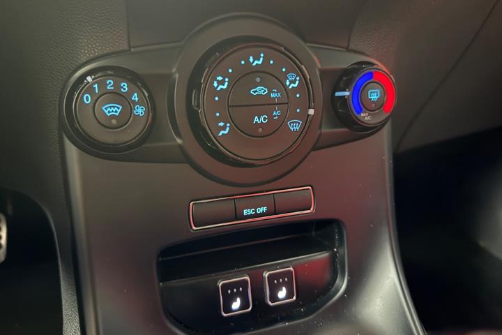 undefined Ford Fiesta fra 2014