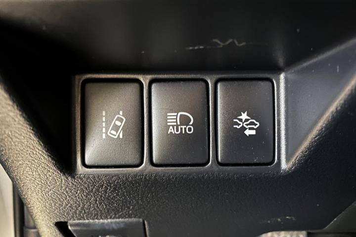 Sølv Toyota Yaris fra 2017