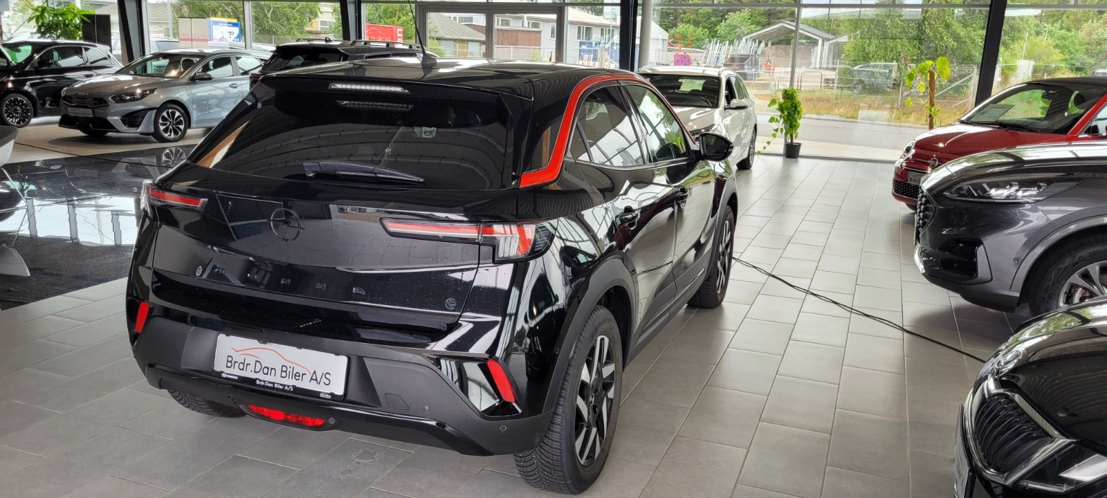 Sort Opel Mokka-e fra 2021