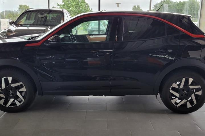 Sort Opel Mokka-e fra 2021