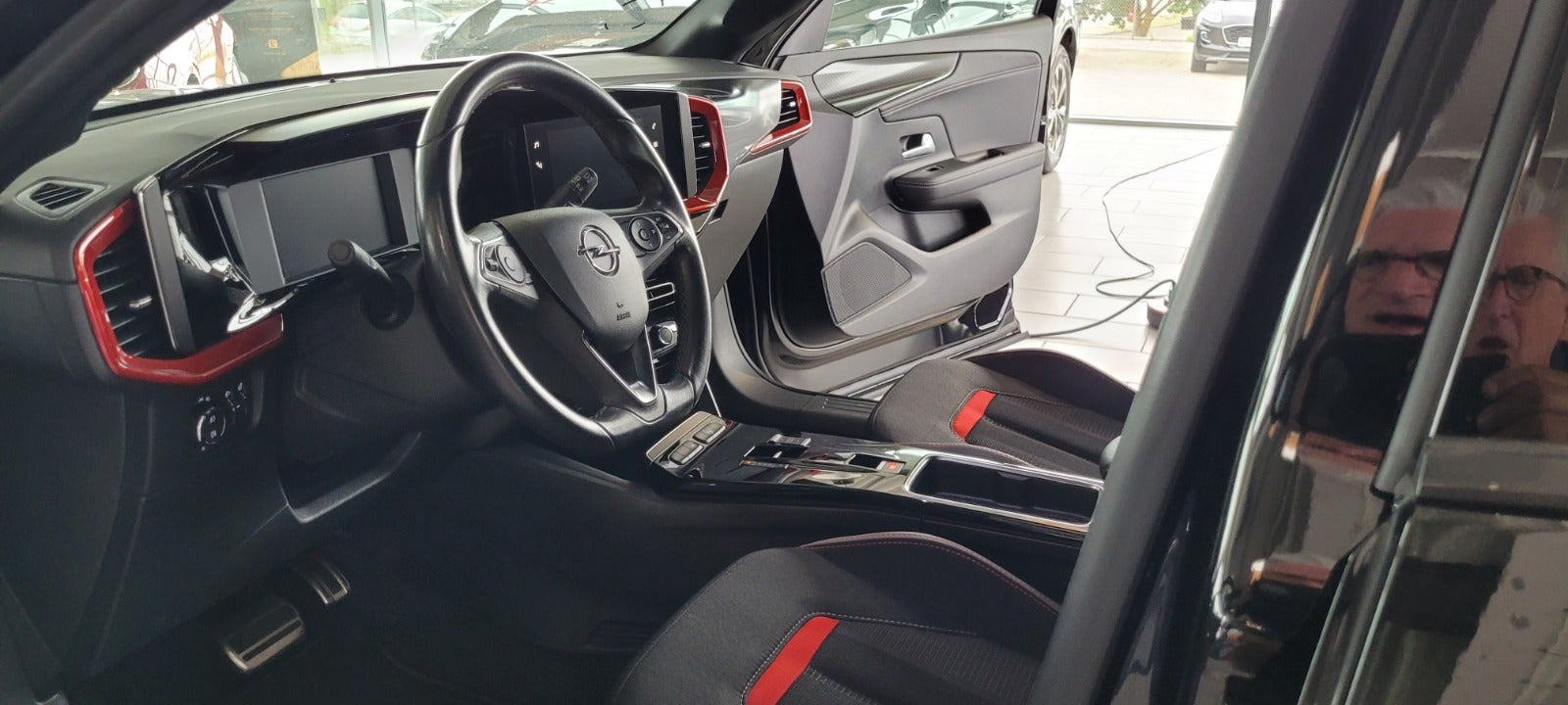 Sort Opel Mokka-e fra 2021