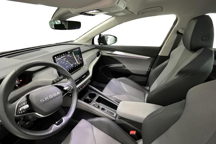 Grå Skoda Enyaq fra 2025