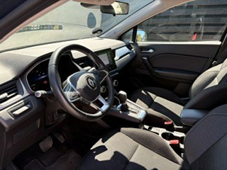 Blå Renault Captur fra 2021