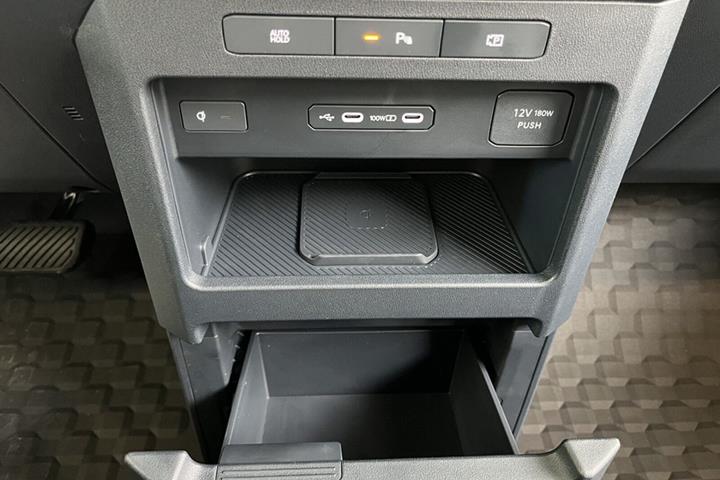 Hvid Kia PV5 fra 2026