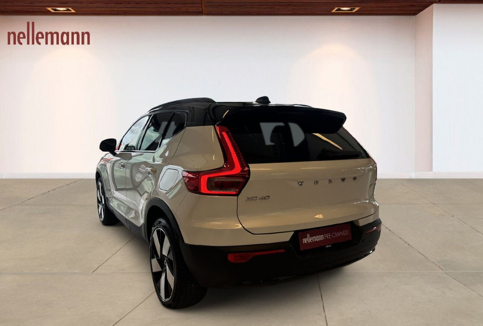 Hvid Volvo XC40 fra 2023