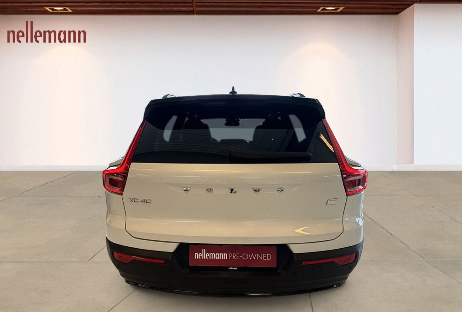 Hvid Volvo XC40 fra 2023