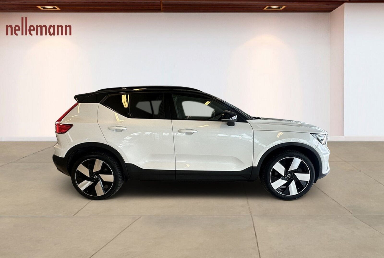 Hvid Volvo XC40 fra 2023