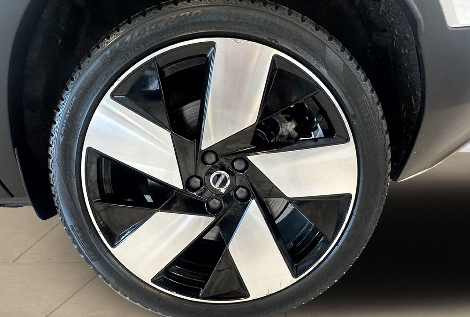 Hvid Volvo XC40 fra 2023