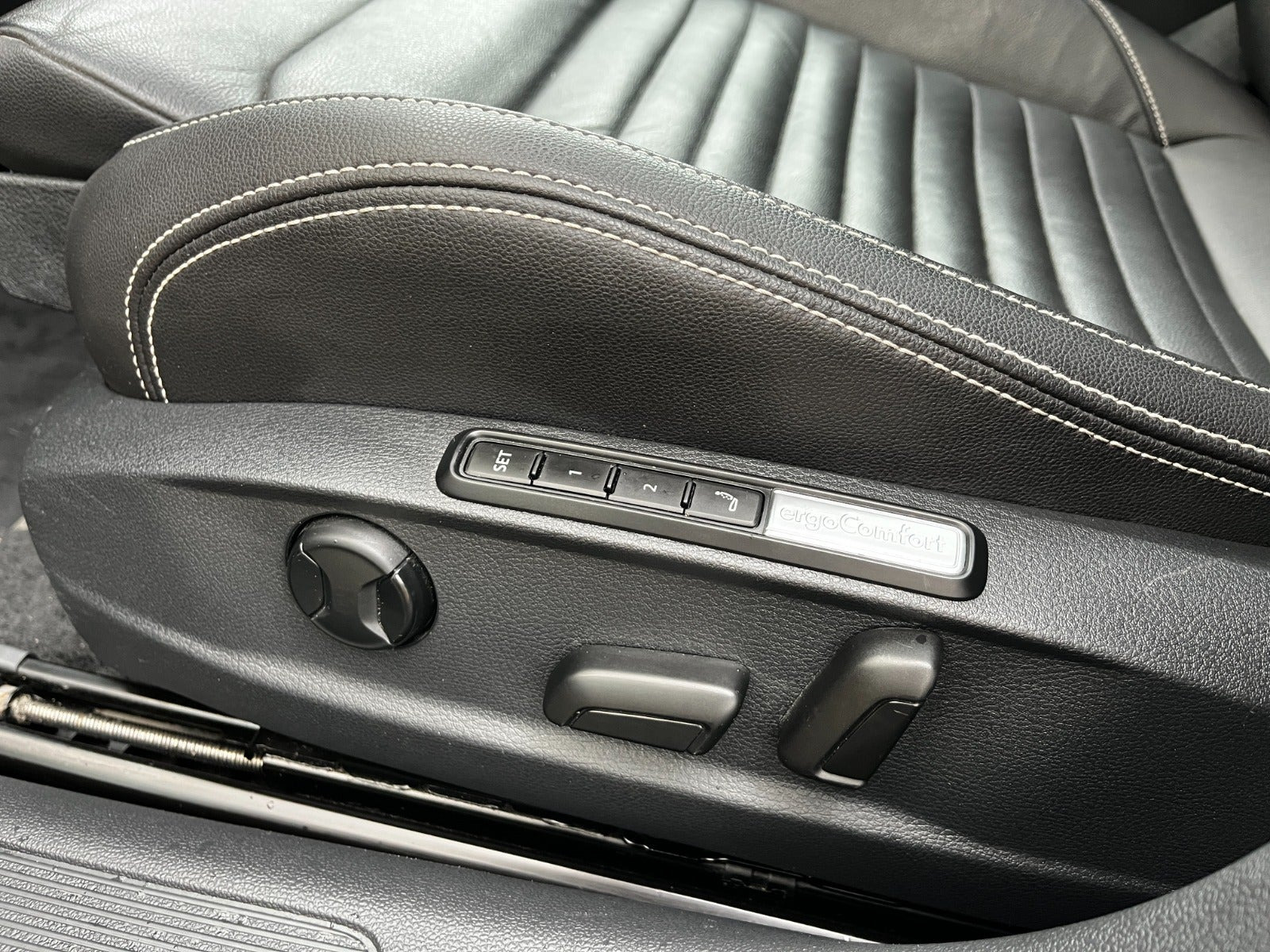 Sort VW Passat fra 2021