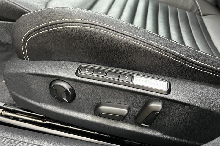Sort VW Passat fra 2021