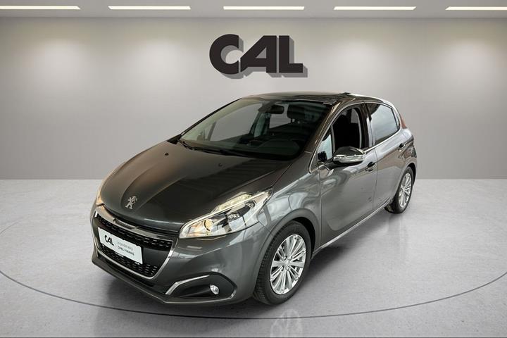 Grå Peugeot 208 fra 2018 set udefra
