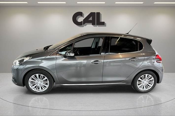 Grå Peugeot 208 fra 2018