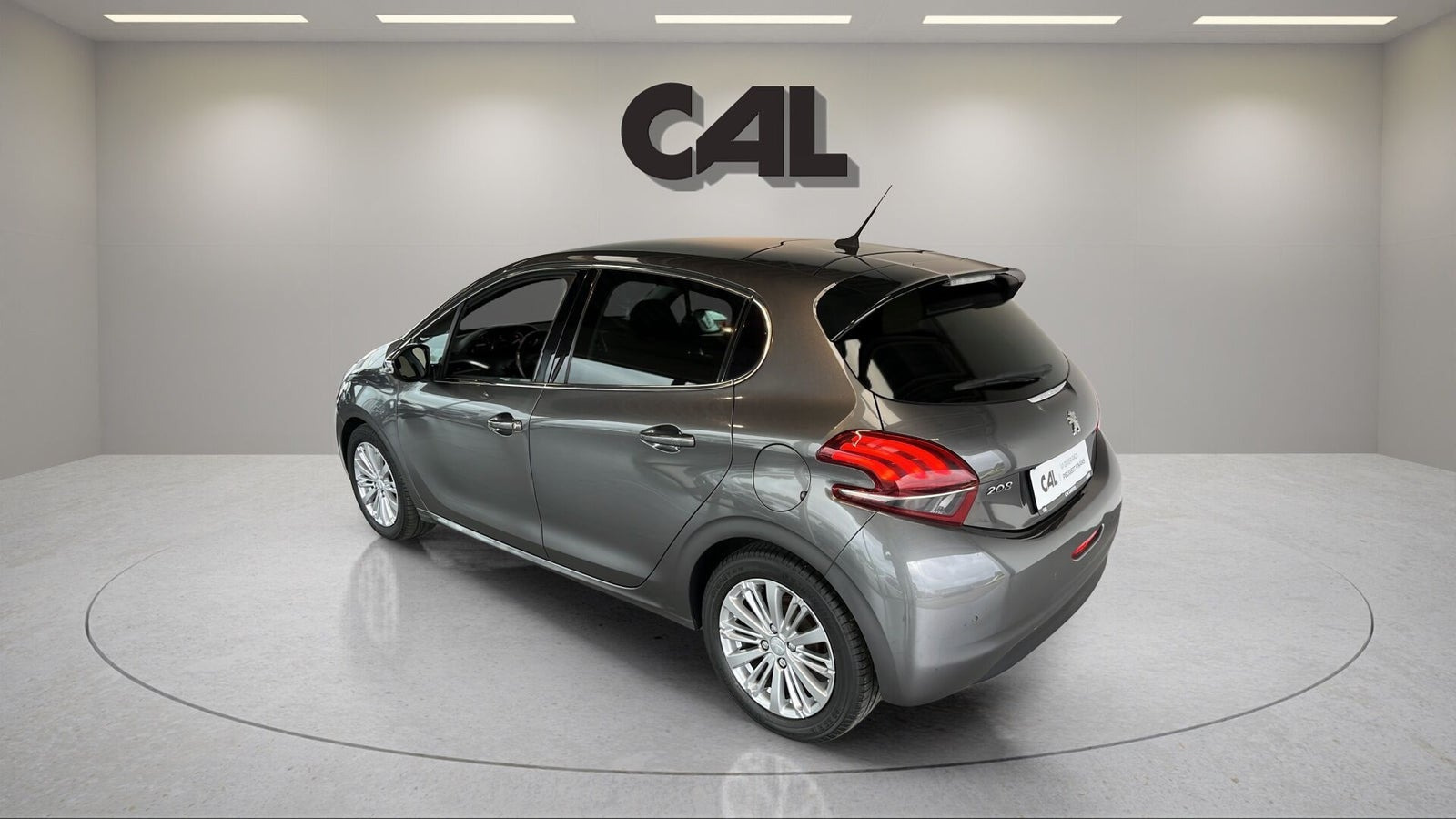 Grå Peugeot 208 fra 2018