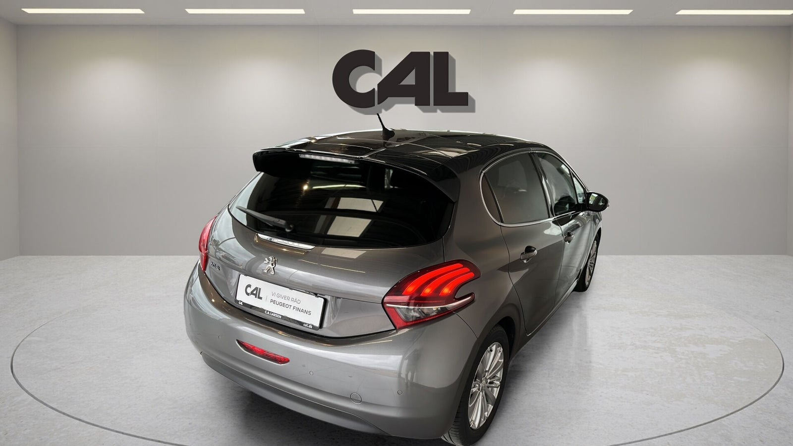 Grå Peugeot 208 fra 2018