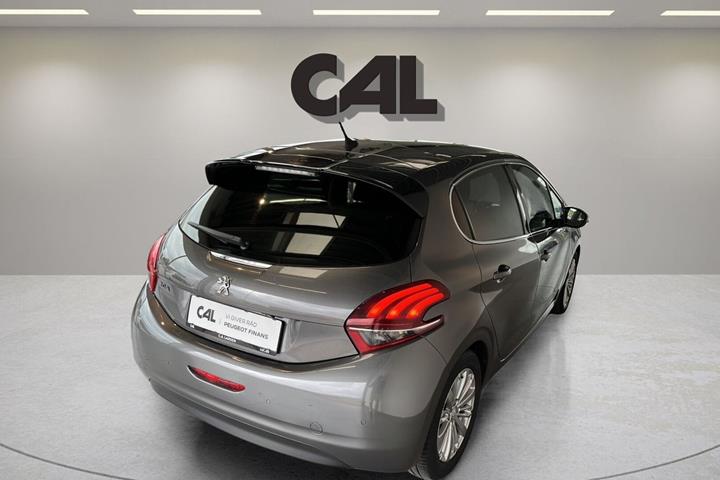 Grå Peugeot 208 fra 2018