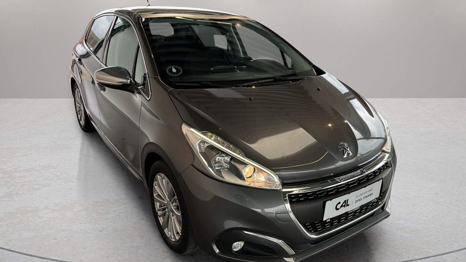 Grå Peugeot 208 fra 2018