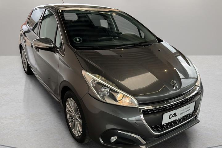 Grå Peugeot 208 fra 2018